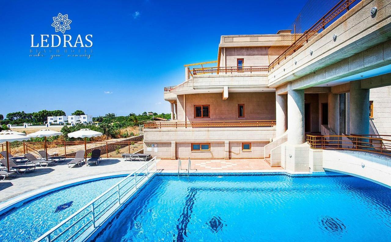 Hotel Ledras غينادي المظهر الخارجي الصورة