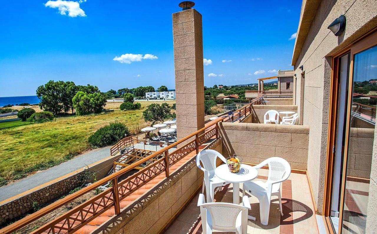 Hotel Ledras غينادي المظهر الخارجي الصورة
