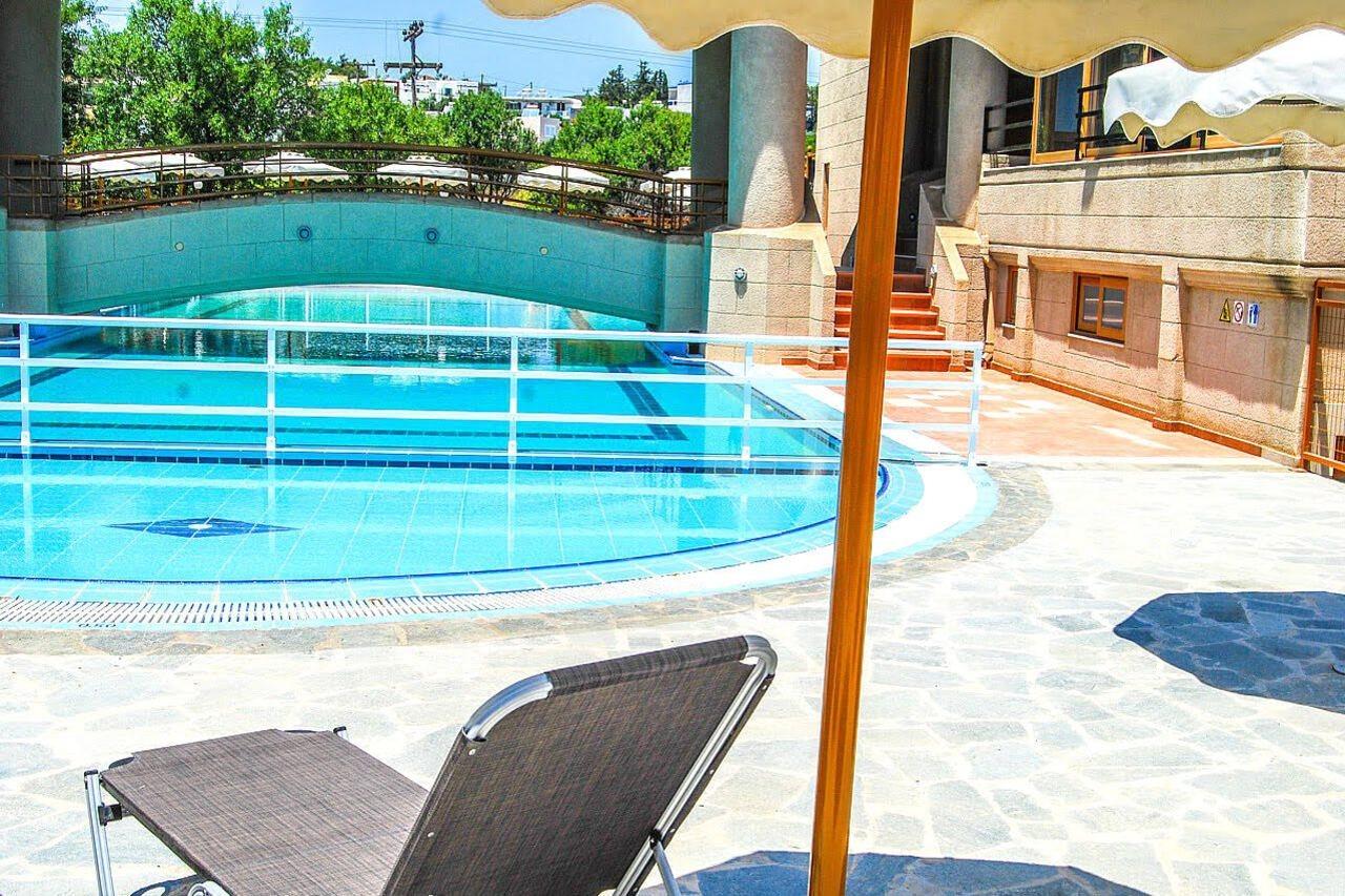 Hotel Ledras غينادي المظهر الخارجي الصورة