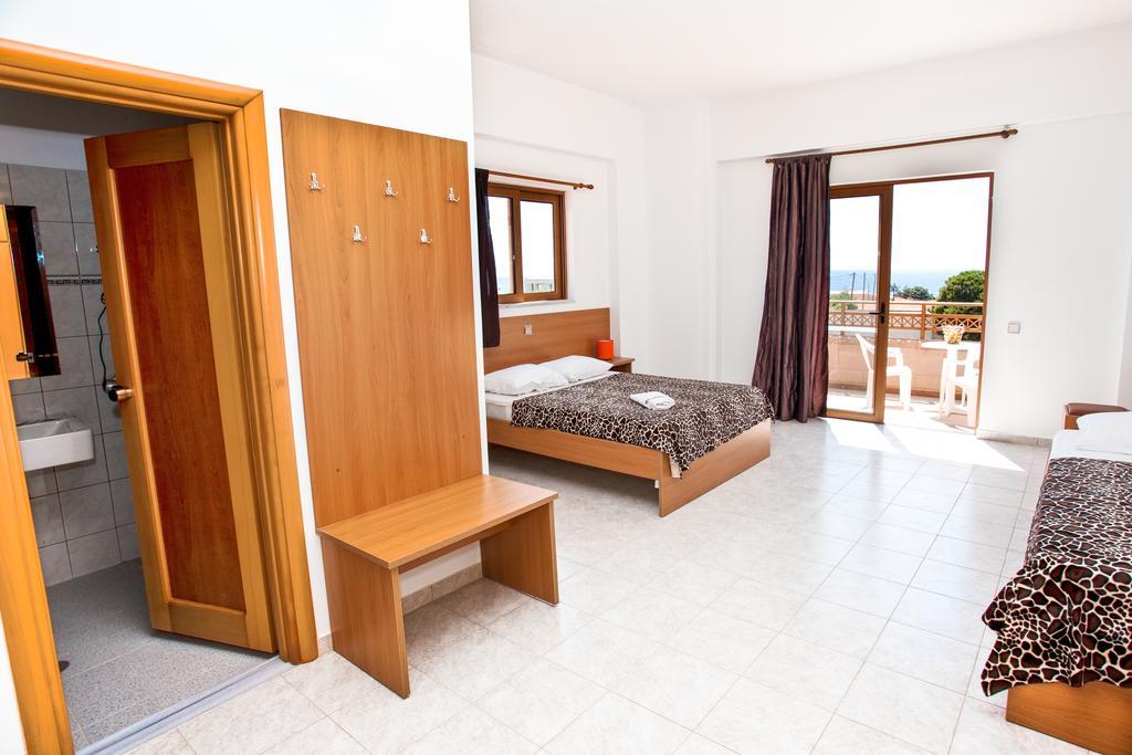 Hotel Ledras غينادي المظهر الخارجي الصورة