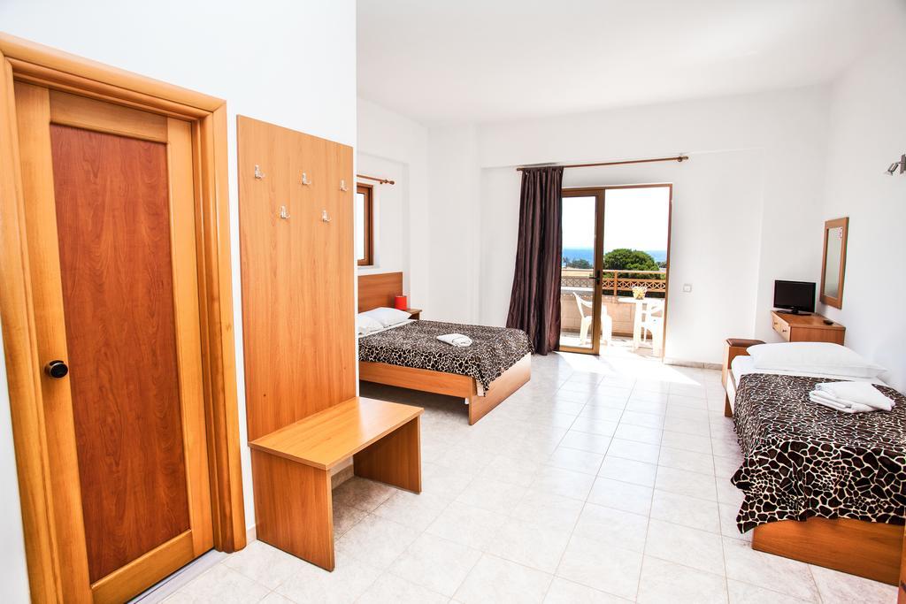 Hotel Ledras غينادي المظهر الخارجي الصورة
