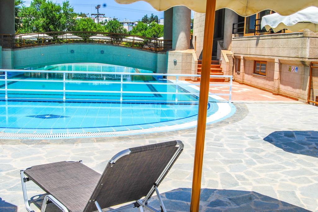 Hotel Ledras غينادي المظهر الخارجي الصورة